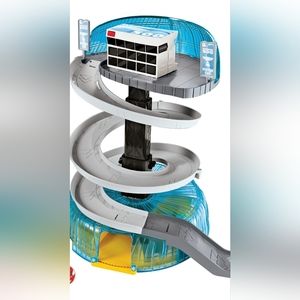 Disney Pixar Cars 3 Florida Speedway Spiral Playset 